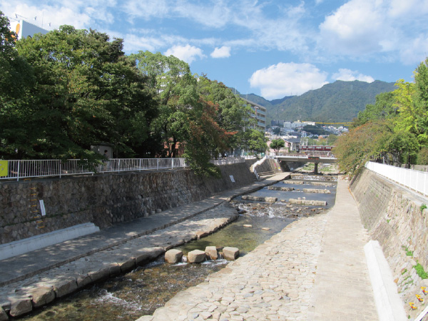 都賀川