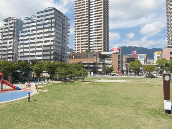 駅南側広場公園